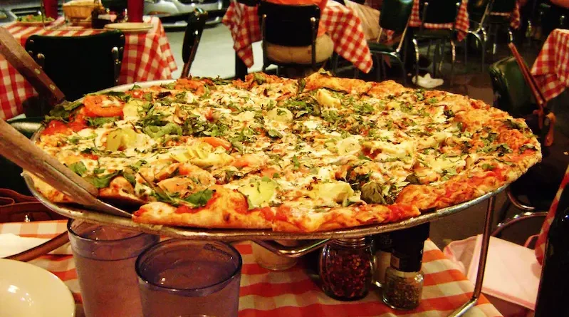 Pizza Night Done Right Tips for the Perfect Restaurant Experience