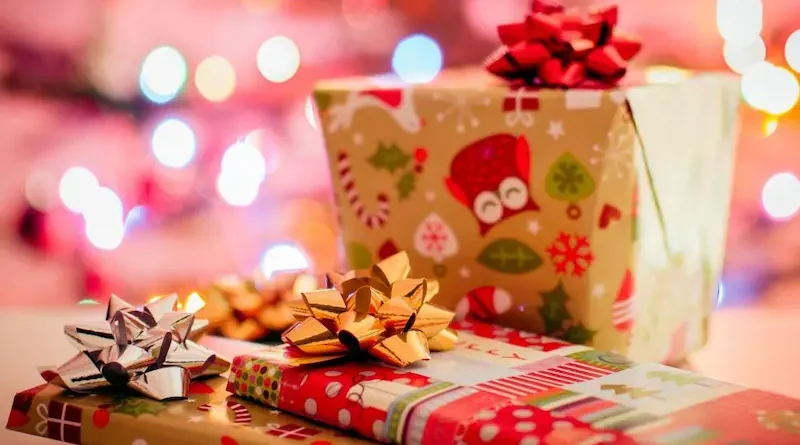 5 Expensive Mistakes People Make with Gift Cards