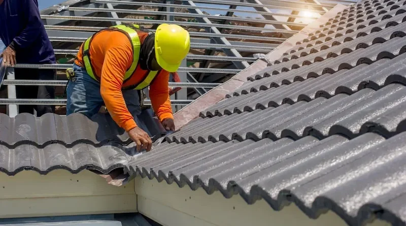 Choosing the Right Commercial Roofing Contractor Key Factors for Success