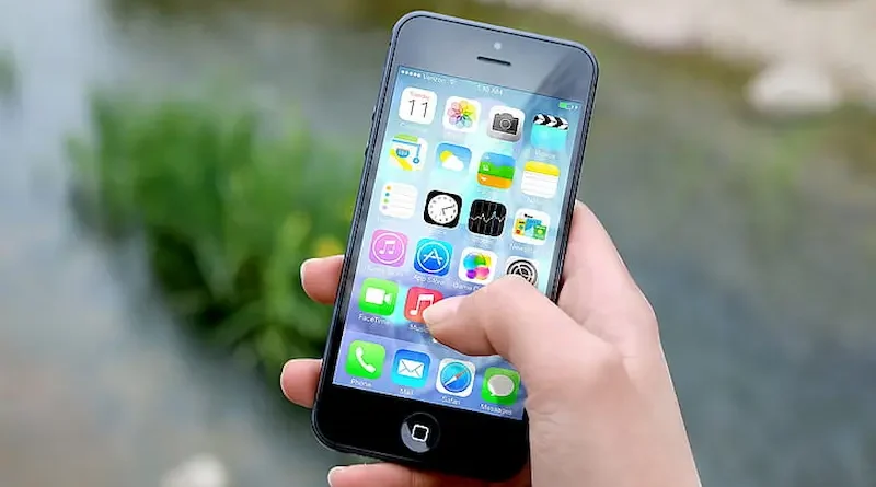 CDiPhone A Complet Guide to Connecting CDs with iPhone