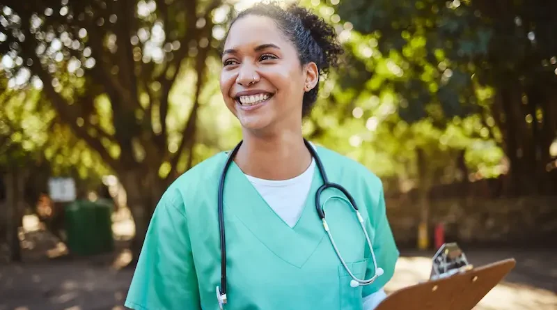 How Working as a Traveling Nurse Changes the Way You Look at Medicine