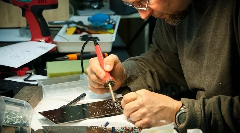 Restore Your Devices with Trusted Professional Gadget Repairs