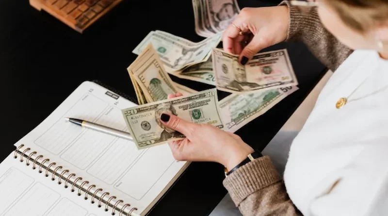 The Hidden Stress of Mid-Month Expenses — and How to Ease It
