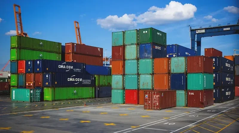 How Shipping Containers Support Modern Business Operations