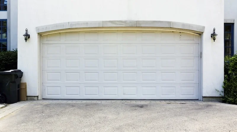 Four Major Maintenance Issues in Outdated Garage Door Styles