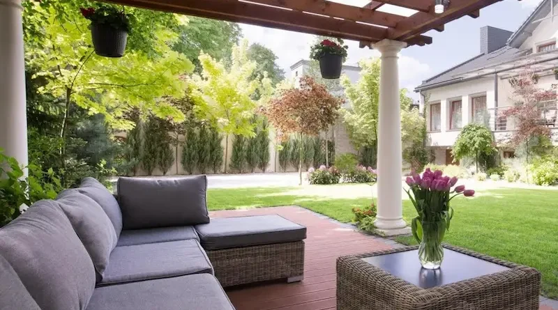 How to Choose the Right Dock Decking Options for Your Property