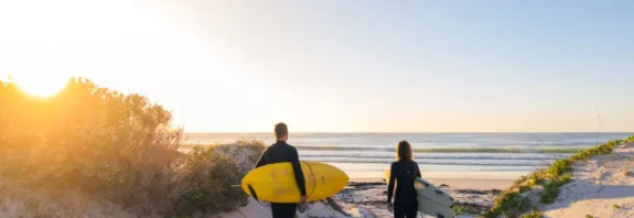 Essential Tips for Women Planning a Surf Retreat