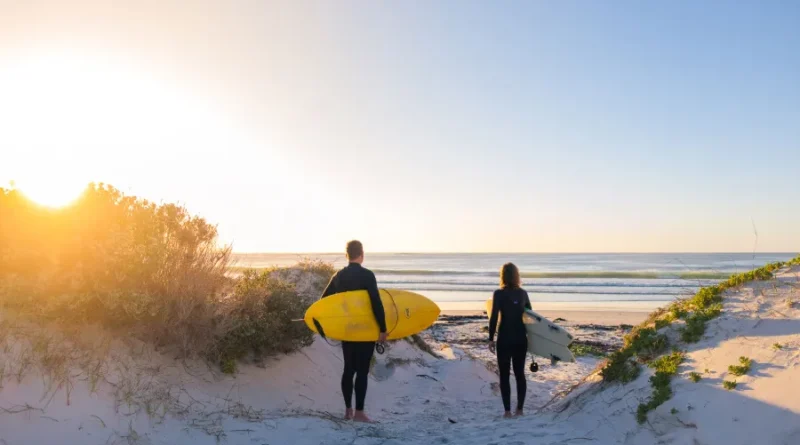 Essential Tips for Women Planning a Surf Retreat