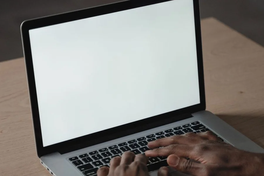 Creating a new folder on the Windows 11 desktop